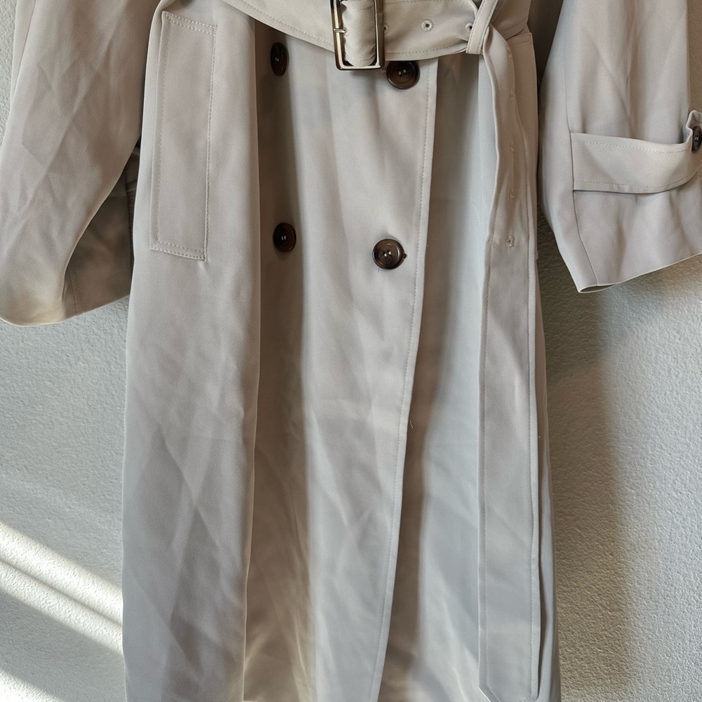 Meshki Keily Super Oversized Trench Coat - Picture 3 of 7